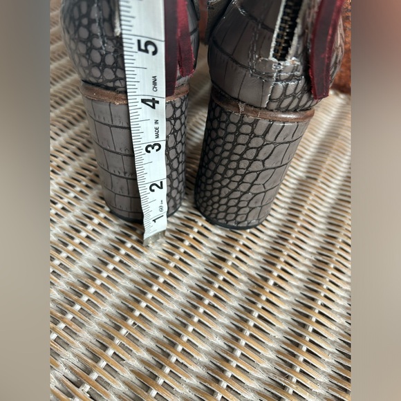 FREEBIRD By Steven Joey Heeled Boots In Stone Croco Leather size 9 - Picture 14 of 14
